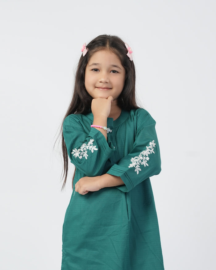 Girls Embroidered 02 Pcs Suit