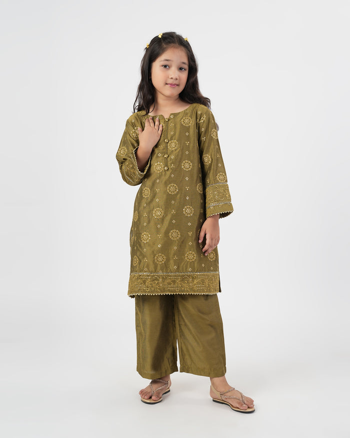 Girls Essentials Embroidered Dyed 2 Pc
