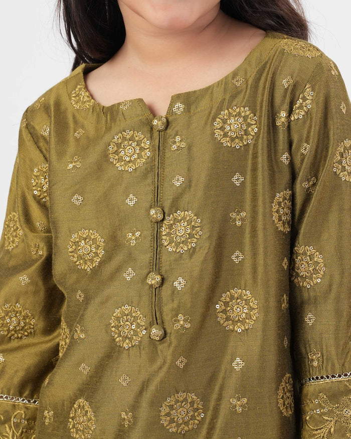 Girls Essentials Embroidered Dyed 2 Pc