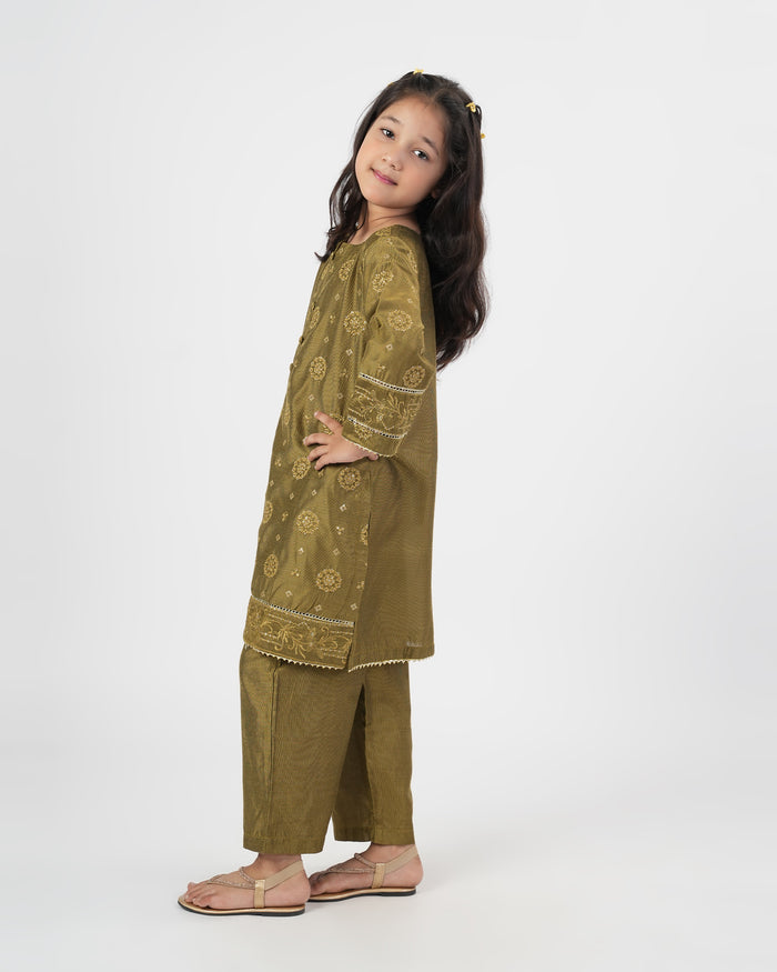 Girls Essentials Embroidered Dyed 2 Pc