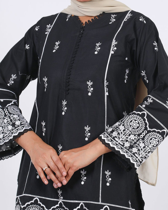 WomenÃƒÆ’Ã†â€™Ãƒâ€ Ã¢â‚¬â„¢ÃƒÆ’Ã¢â‚¬Å¡Ãƒâ€šÃ‚Â¢ÃƒÆ’Ã†â€™Ãƒâ€šÃ‚Â¢ÃƒÆ’Ã‚Â¢ÃƒÂ¢Ã¢â‚¬Å¡Ã‚Â¬Ãƒâ€¦Ã‚Â¡ÃƒÆ’Ã¢â‚¬Å¡Ãƒâ€šÃ‚Â¬ÃƒÆ’Ã†â€™Ãƒâ€šÃ‚Â¢ÃƒÆ’Ã‚Â¢ÃƒÂ¢Ã¢â‚¬Å¡Ã‚Â¬Ãƒâ€¦Ã‚Â¾ÃƒÆ’Ã¢â‚¬Å¡Ãƒâ€šÃ‚Â¢s Stitched 2-Piece Cotton Suit ÃƒÆ’Ã†â€™Ãƒâ€ Ã¢â‚¬â„¢ÃƒÆ’Ã¢â‚¬Å¡Ãƒâ€šÃ‚Â¢ÃƒÆ’Ã†â€™Ãƒâ€šÃ‚Â¢ÃƒÆ’Ã‚Â¢ÃƒÂ¢Ã¢â‚¬Å¡Ã‚Â¬Ãƒâ€¦Ã‚Â¡ÃƒÆ’Ã¢â‚¬Å¡Ãƒâ€šÃ‚Â¬ÃƒÆ’Ã†â€™Ãƒâ€šÃ‚Â¢ÃƒÆ’Ã‚Â¢ÃƒÂ¢Ã¢â€šÂ¬Ã…Â¡Ãƒâ€šÃ‚Â¬ÃƒÆ’Ã¢â‚¬Â¦ÃƒÂ¢Ã¢â€šÂ¬Ã…â€œ Black & White, Women Shalwar Suits, Eminent, Chase Value